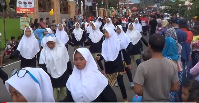<center>Marching Pring Kartika Nada MTs Agung Alim Blado</center> video